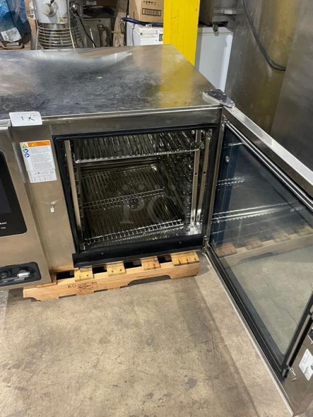 Alto-Shaam CTP7-20E Prodigy Pro Series 8-pan combi oven, stainless steel, digital controls, new condition, open door.