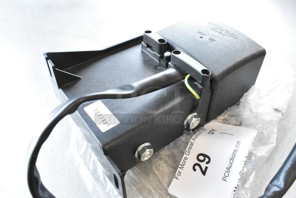 BRAND NEW Avantco 19386615 Compressor Kit for VOA-70-W/B, slight scratches, includes wiring and parts. Marked with "1272451".