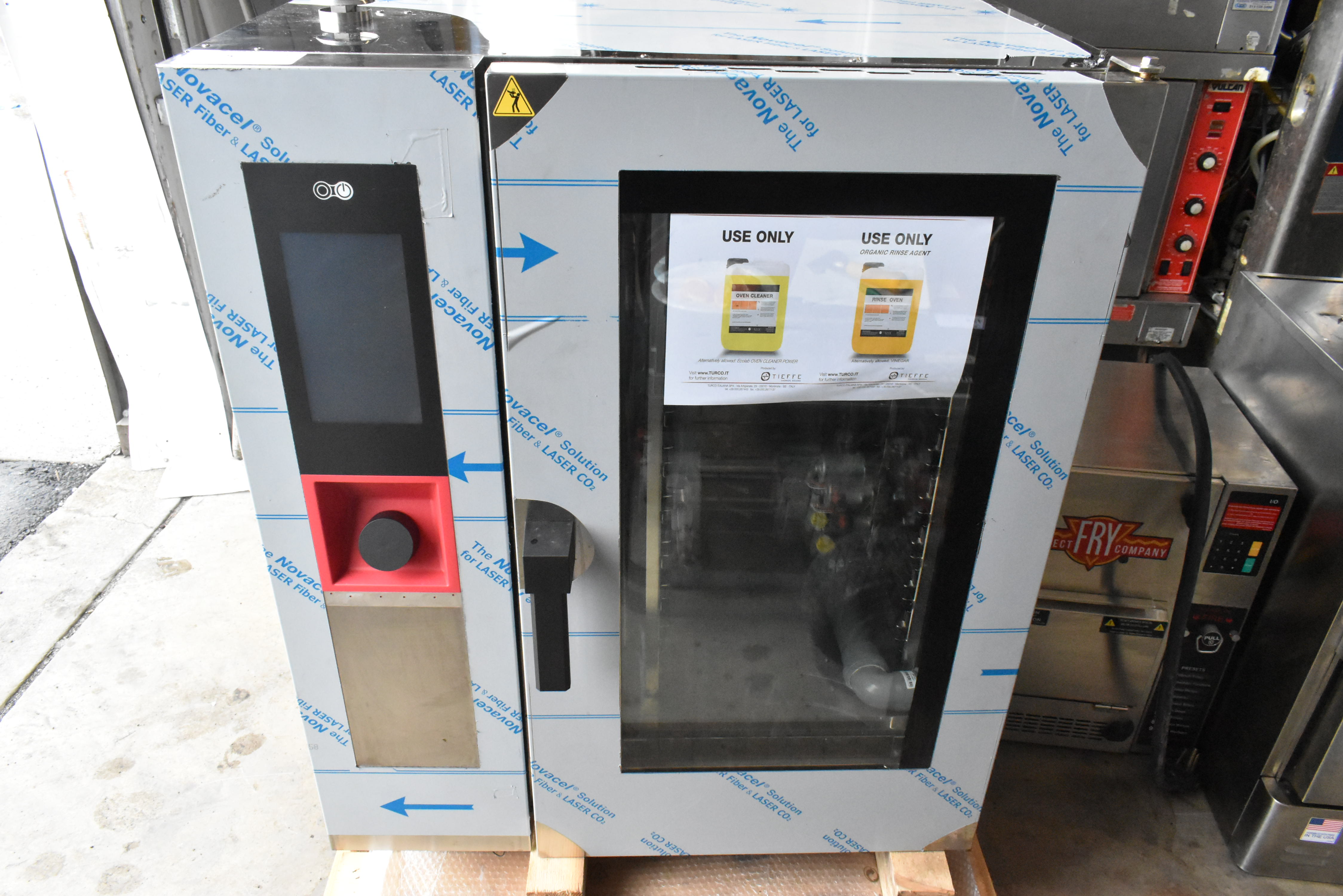 Brand new scratch and dent Blodgett AETE101R combi oven