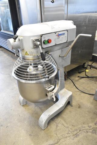 2019 Omcan SP200A Metal Commercial Countertop 20 Quart Planetary Dough Mixer w/ Stainless Steel Mixing Bowl, Bowl Guard and Whisk Attachment. 115 Volts, 1 Phase. - Item #1199723