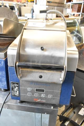 Electrolux HSPPAN metal commercial panini press, 208 volts, 1 phase. Features digital controls, stainless steel exterior.