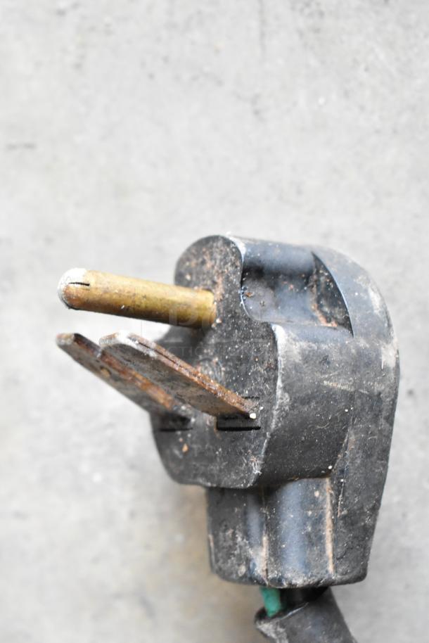 Electrolux HSPPAN Metal Commercial Panini Press plug, 208V, 1 Phase, showing wear. Suitable for countertop use.