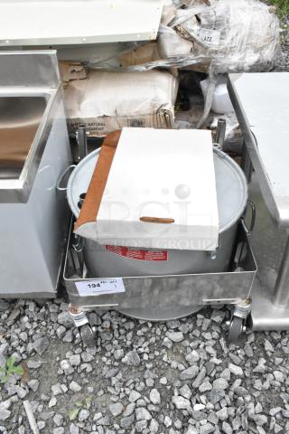 BRAND NEW SCRATCH AND DENT! MirOil 55HD 55 lb. Hand-Operated Portable Fryer Oil Filter Machine with 1-Way Pump - Item #1200361