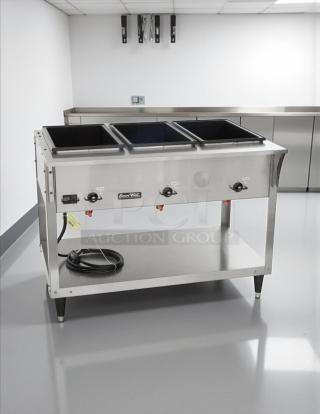 Vollrath 38213 ServeWell 3-Well S/S Hot Food Steam Table, electric, 2100W, 120v, in great condition, tested and working.