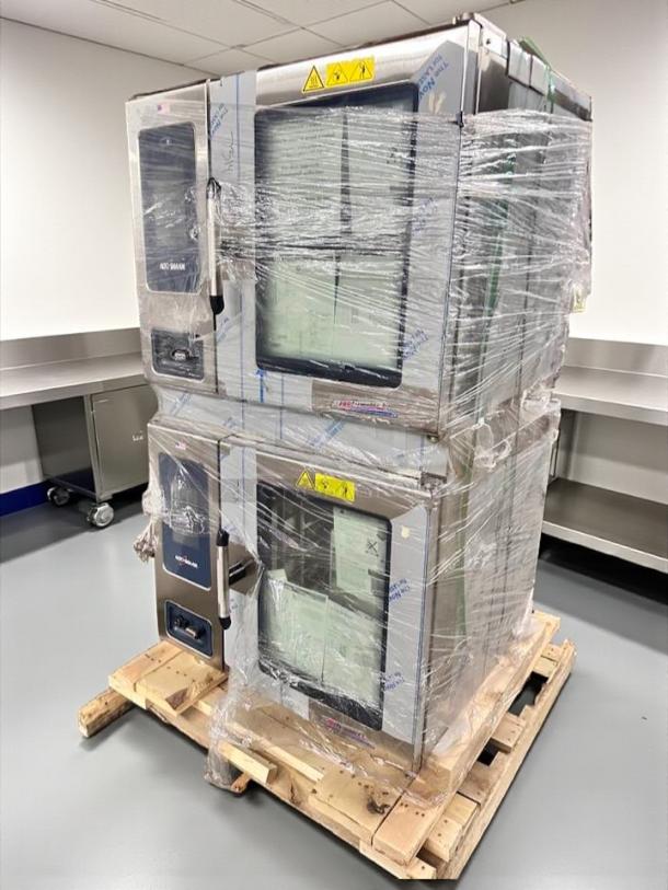Alto Shaam 7-20G gas combi oven, stainless steel, 44-inch, 98,000 BTU, wrapped on a pallet, tested and working condition.