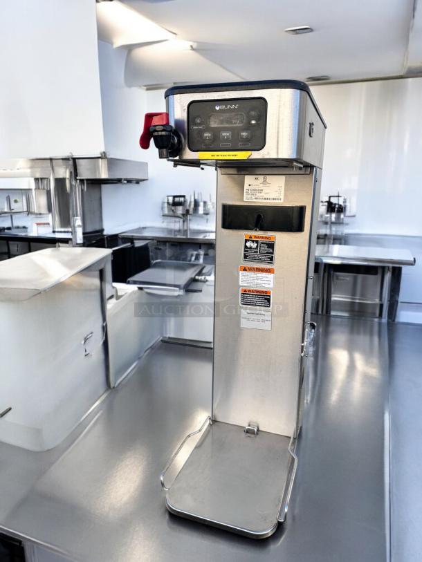 BUNN ITCB-DV 29" Brewer with tray, 120V, Model B-DV (PN: 52200.0100), excellent condition, fully tested.