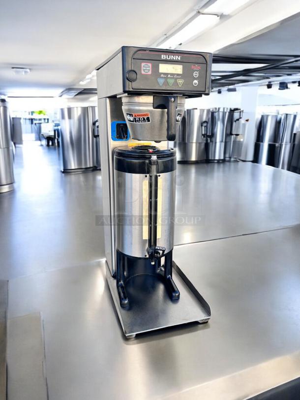 BUNN ITB digital iced tea brewer, model 120V DDIL, in excellent condition, fully tested and working, stainless steel finish.