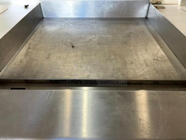 American Range ARMG-24 gas countertop griddle, 24", manual controls, great condition, stainless steel, fully tested.