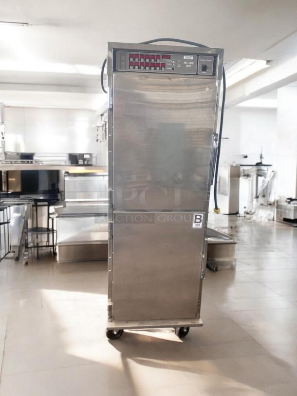 Henny Penny HC-900 Heated Holding Cabinet, excellent condition, 120V, stainless steel, tested and fully operational.