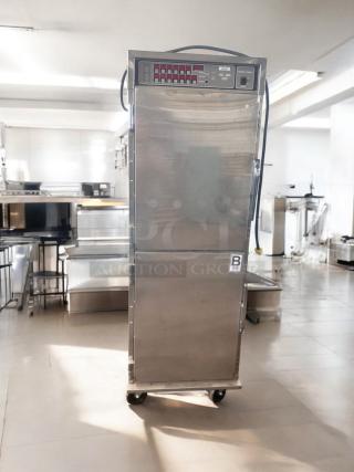 Henny Penny HC-900 Heated Holding Cabinet, excellent condition, 120V, stainless steel, tested and fully operational.