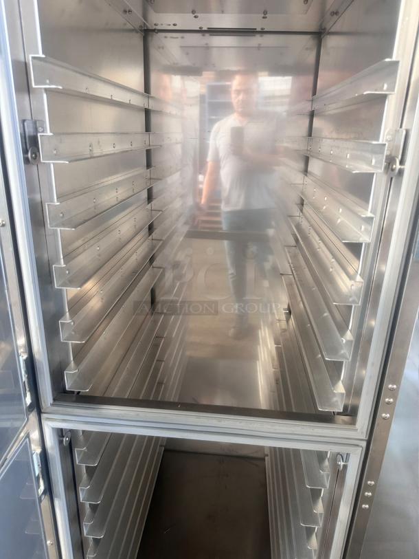 Henny Penny HC-900 heated holding cabinet, stainless steel, interior view, excellent condition, fully tested, 120V.