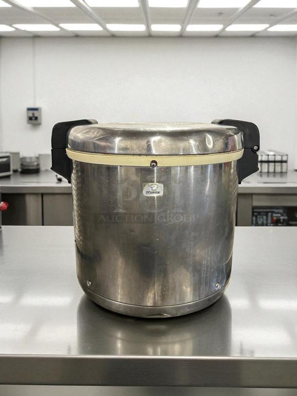Great condition Zojirushi 20-Cup Commercial Rice Cooker, stainless steel, tested and working, 115v.