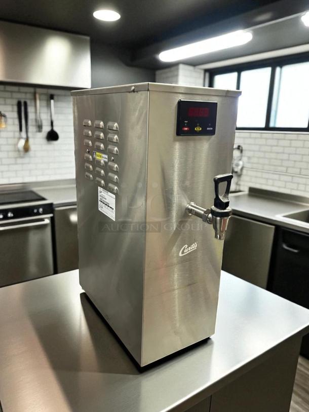 Curtis WB5GT63001 Digital Hot Water Dispenser, great condition, fully tested and working, stainless steel, 120 V.