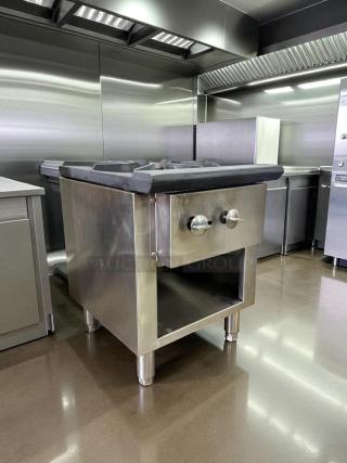 Commercial 3-ring gas stock pot burner in stainless steel, amazing condition, tested and working, sturdy construction.