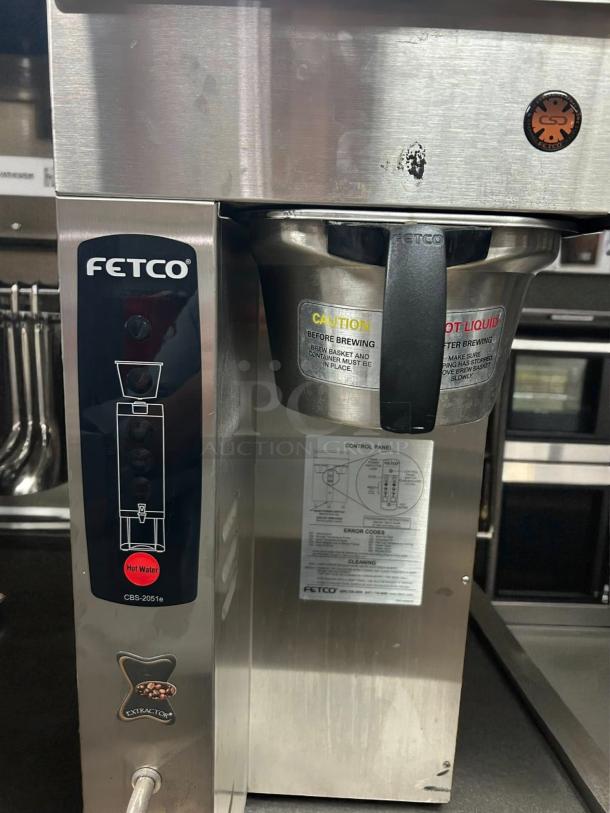 Like new Fetco CBS-2051e E51016b 1.5-gallon extractor coffee brewer, 120/208-240V, stainless steel, tested and working.