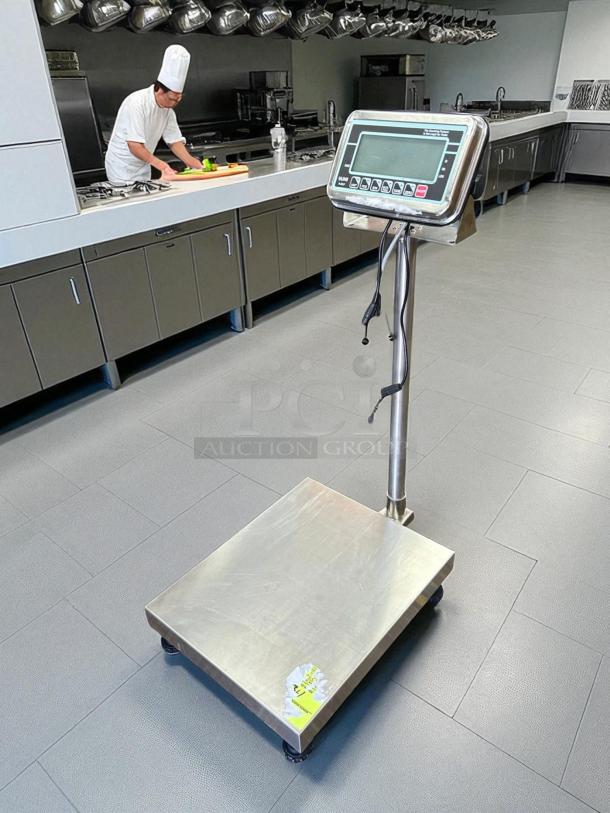 Uline H-5837 Washdown Platform Scale, 200 lbs x .05 lb, 115v, in great condition, tested and working, with visible label.