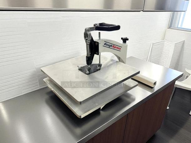 DoughXpress TXM-15CP Lil Chick Manual 15" x 15" Meat Press, white finish, excellent condition, fully tested, visible logo.