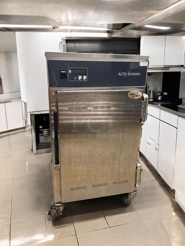 Alto-Shaam 500-S low-temp holding cabinet, 120V, in excellent condition, with digital display and Halo Heat technology.