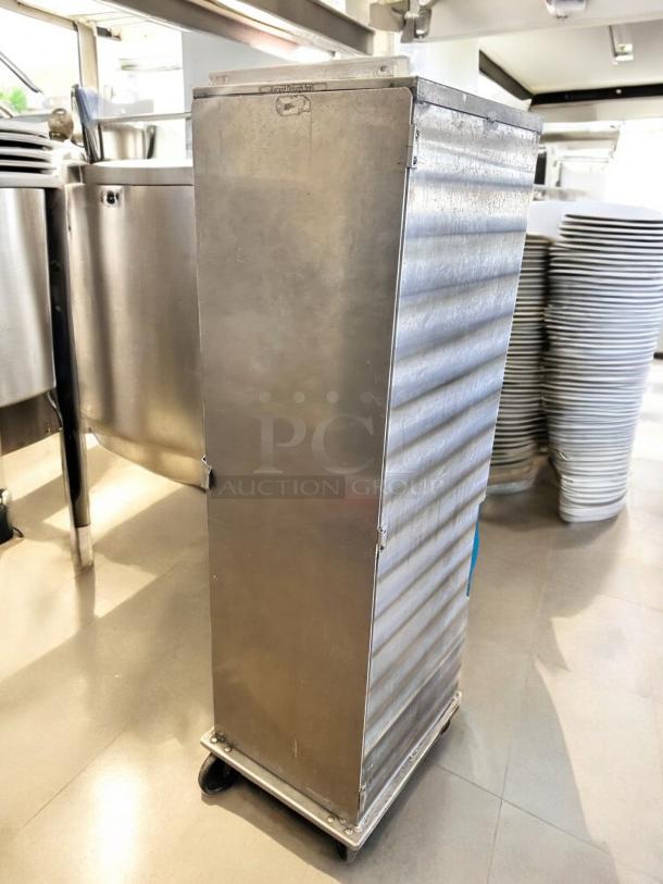 Lockwood CA60-RR25-C mobile aluminum sheet pan rack cabinet in excellent condition. Fully tested, operational; features durable construction.