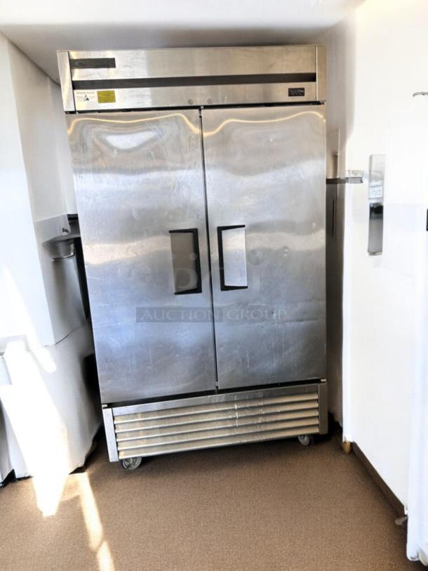 True T-43-HC 2-door commercial refrigerator in excellent condition, stainless steel, 115V, fully tested and working.