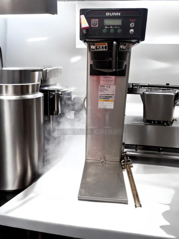 Bunn ITCB-DV Dual Volt Coffee & Tea Brewer in excellent condition. Model PN: 35700.0433. Fully tested, 120/240V.