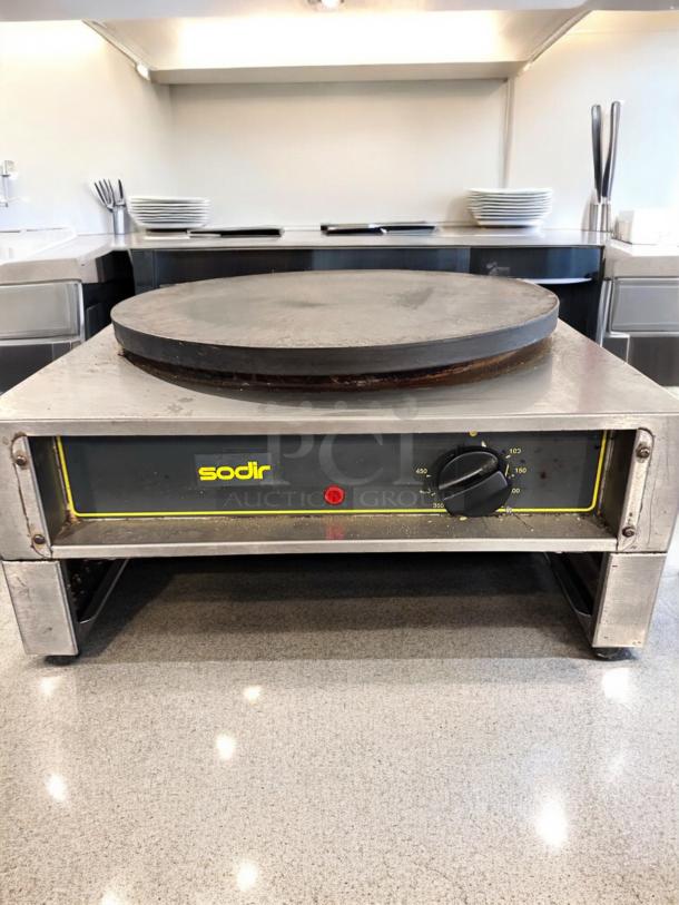 Sodir by Equipex 400E Electric Crepe Maker, 220V, superb condition, fully tested, operational, temperature dial visible.