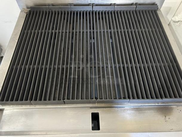 Vulcan VACB36 36"W Achiever Series radiant gas charbroiler, 108 kBTU, stainless steel, fully tested and working condition.
