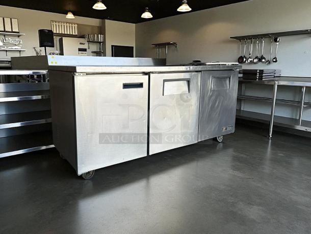 True TWT-72-HC worktop refrigerator, 72 3/8" wide, with 3 9/16" backsplash, stainless steel, great condition, 115v, fully tested.