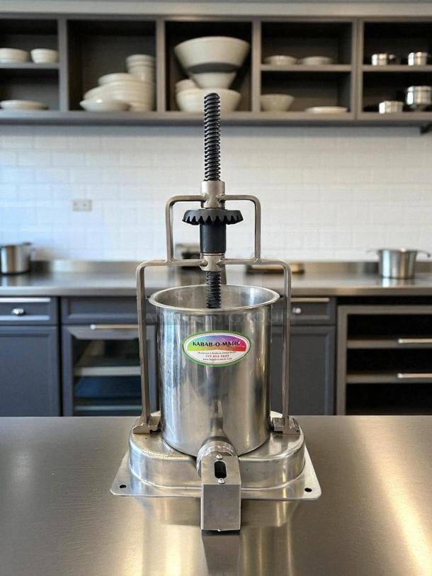 Kabob-O-Matic 13741 sausage stuffer, stainless steel, manual, vertical direct drive, 7 KG/15 LB capacity, great condition.