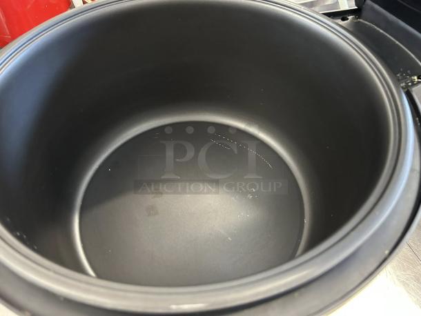 Narita NRC-1160 Rice Cooker interior, 30-cup capacity, stainless steel, new condition, suitable for 115V.