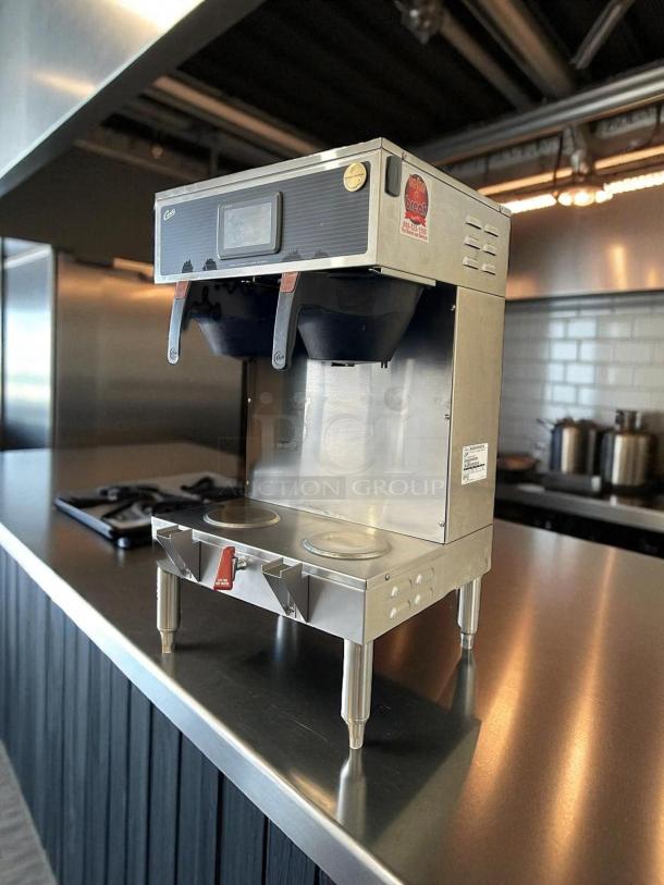 Excellent condition Curtis G4GEMT10A1000 dual automatic coffee brewer, 220V, stainless steel, fully tested and working.