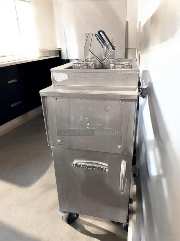 Pitco VF35 gas fryer in outstanding working condition, 70,000 BTU, fully tested and operational, with fryer baskets.
