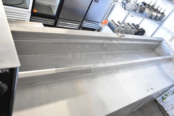 Randell 84111NM Stainless Steel Commercial Pizza Prep Table. 115 Volts, 1 Phase. Spacious, durable, slight wear visible.