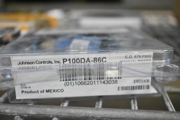 Encapsulated pressure control by Johnson Controls, Inc. Model P100DA-86C, C.O. 575 PSIG, Product of Mexico, shown with barcode.