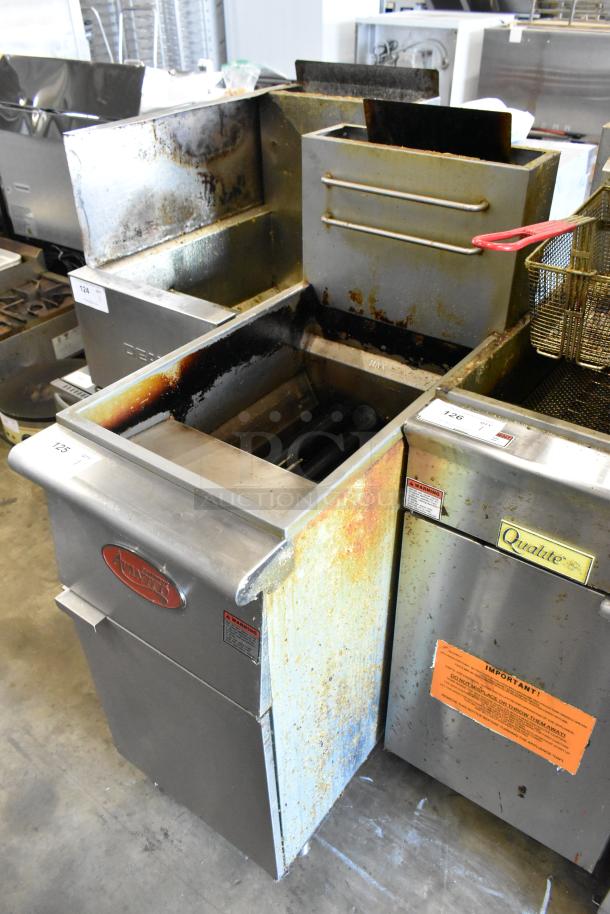 2021 Avantco FF300-N stainless steel deep fat fryer, natural gas, 90,000 BTU, commercial use, visible wear.