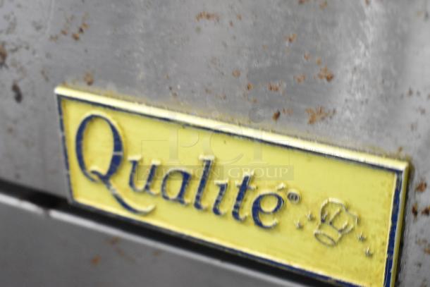 2022 Qualite GF-90/NG stainless steel deep fryer, natural gas, 90,000 BTU, with 2 metal baskets and side splash guard.