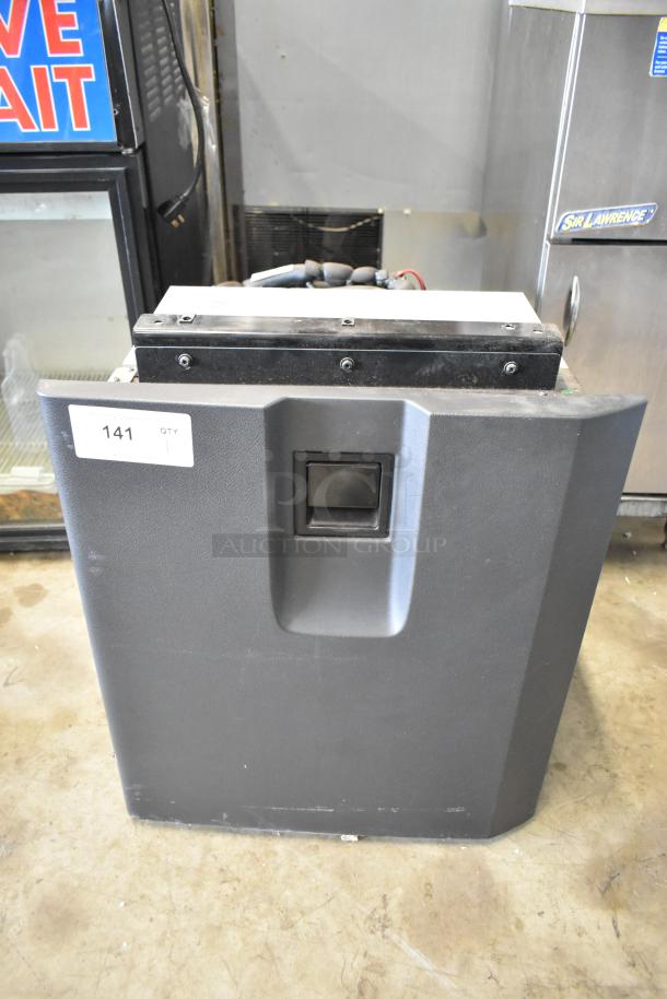 IndelB SP825 Mini Cooler, 12/24V DC, model A22-73004-000, in good condition, auction tag "141" visible.