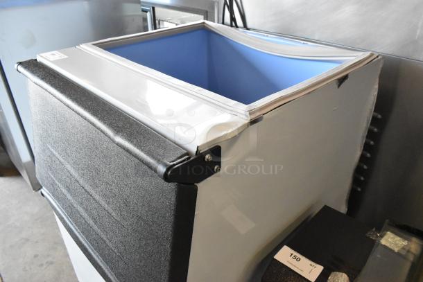 BRAND NEW Avantco 194BIN27530 30" Ice Storage Bin, 375 lb. capacity, scratch and dent, blue interior, metal frame.