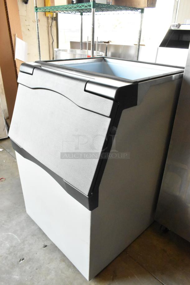 Brand new Avantco 194BIN54030 Ice Storage Bin, 30", plastic exterior, 536 lb capacity, slight scratch and dent condition.