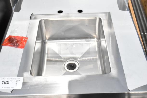 Brand new Regency 600PHS24HC hand sink cart with single bowl and 8" swivel gooseneck faucet. Scratch and dent condition.