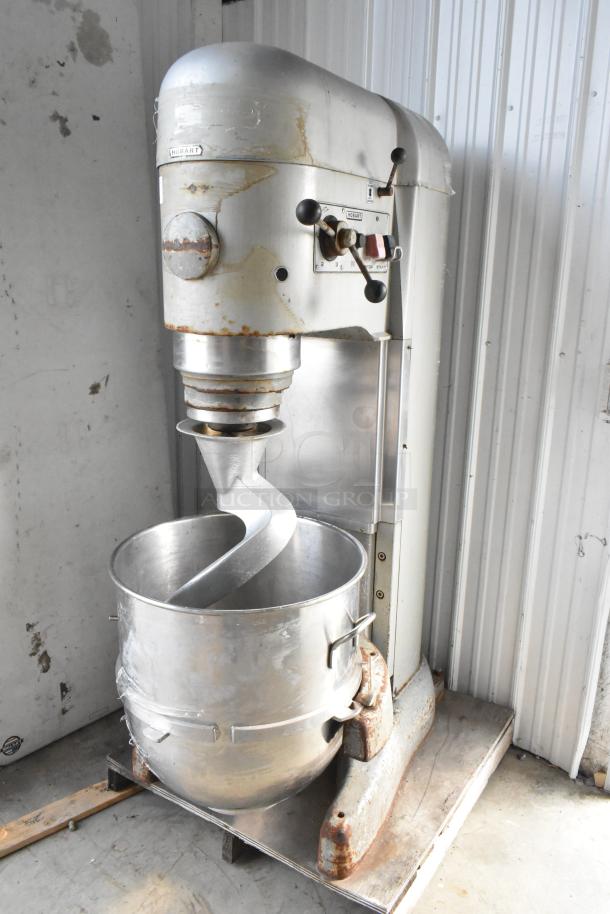 Hobart V-1401 140-Quart Dough Mixer with bowl and hook. Metal, used condition, for commercial use. 200V, 3 phase.