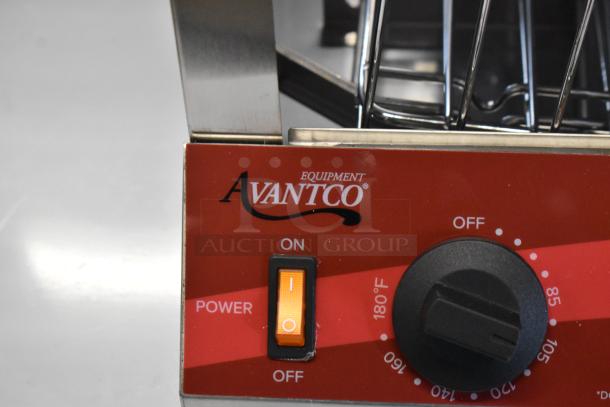 Avantco 177HDS100 hot dog steamer, brand new, stainless steel, holds 100 dogs/48 buns, 120V, scratch and dent condition.