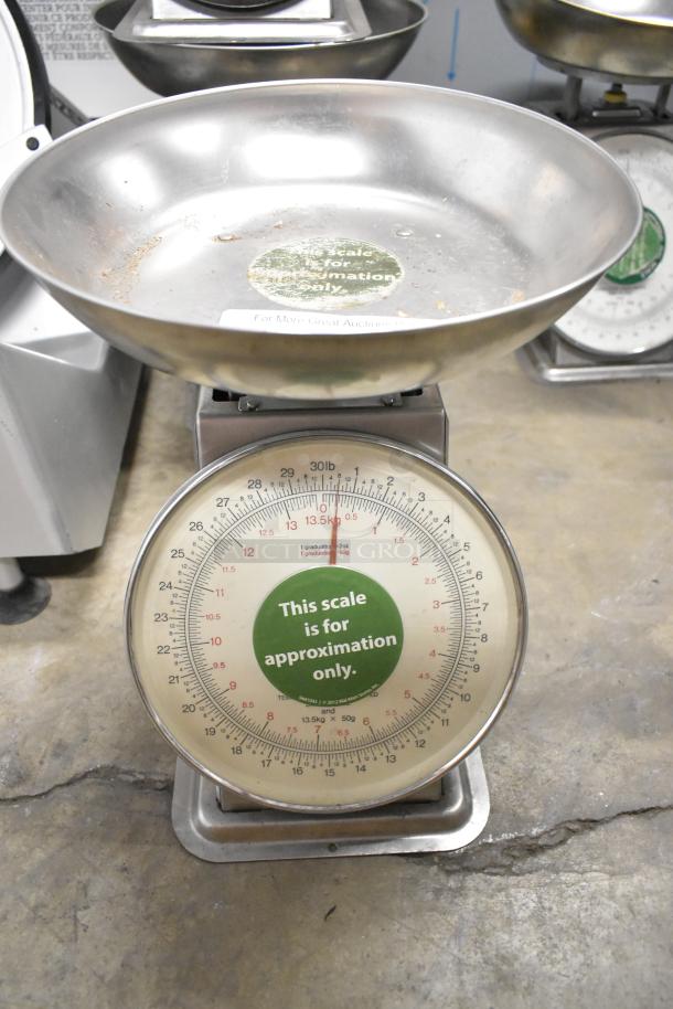 2 Universal AccuWeigh Yamaha SM(N) countertop scales, 30 lb capacity, metal tray, condition noted as for approximation only.
