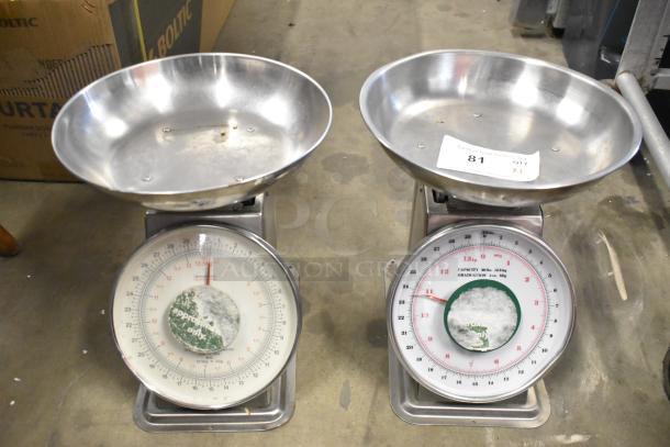 Set of 2 Universal AccuWeigh Yamaha SM(N) / Marco SW10211 30 lb countertop scales in used condition, metal platforms.