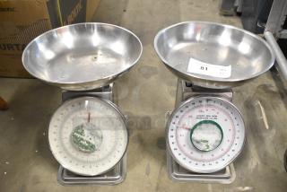 Set of 2 Universal AccuWeigh Yamaha SM(N) / Marco SW10211 30 lb countertop scales in used condition, metal platforms.