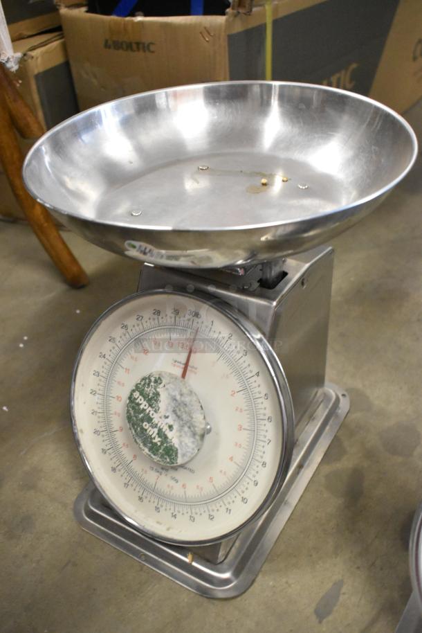 Universal AccuWeigh Yamaha SM(N) scale, stainless steel, 30 lb capacity, with visible wear; model Marco SW10211.