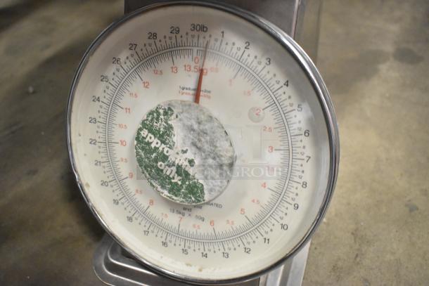 2 Universal AccuWeigh Yamaha SM(N) / Marco SW10211 30lb scales, countertop design, with worn approval sticker.