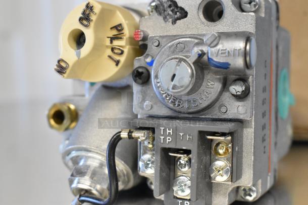 Brand new Avantco 177050077B natural gas valve for F3-ES-N, F4-ES-N, F5-ES-N. Scratch and dent, shows valve settings.