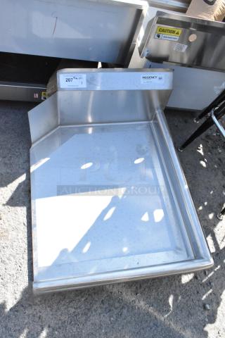 BRAND NEW Regency 600CDT24R 2' Clean Dish Table, right drainboard, 16-gauge, stainless steel, scratch and dent, no legs.