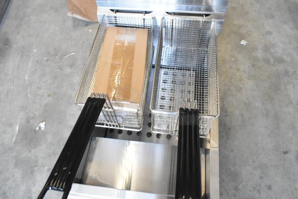 BRAND NEW SCRATCH AND DENT 2023 CPG 351FCPG30L Stainless Steel Propane Countertop Fryer with baskets, 53,000 BTU.